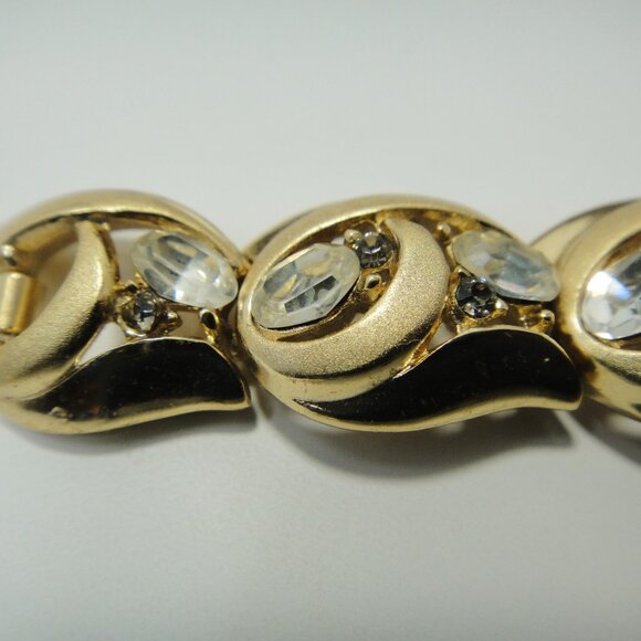 Crown Trifari Rhinestone Bracelet Gold Tone Mid Century Vintage 50s - 60s - Picture 4 of 9